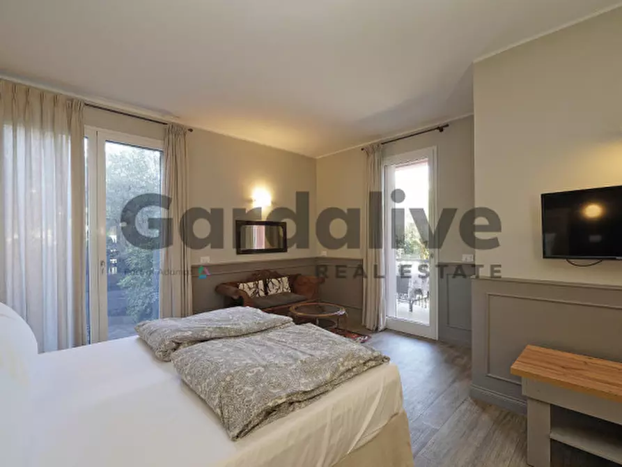 Immagine 15 di Casa bifamiliare in vendita  in Via San Remo 4 a Sirmione