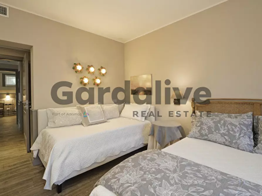 Immagine 20 di Casa bifamiliare in vendita  in Via San Remo 4 a Sirmione