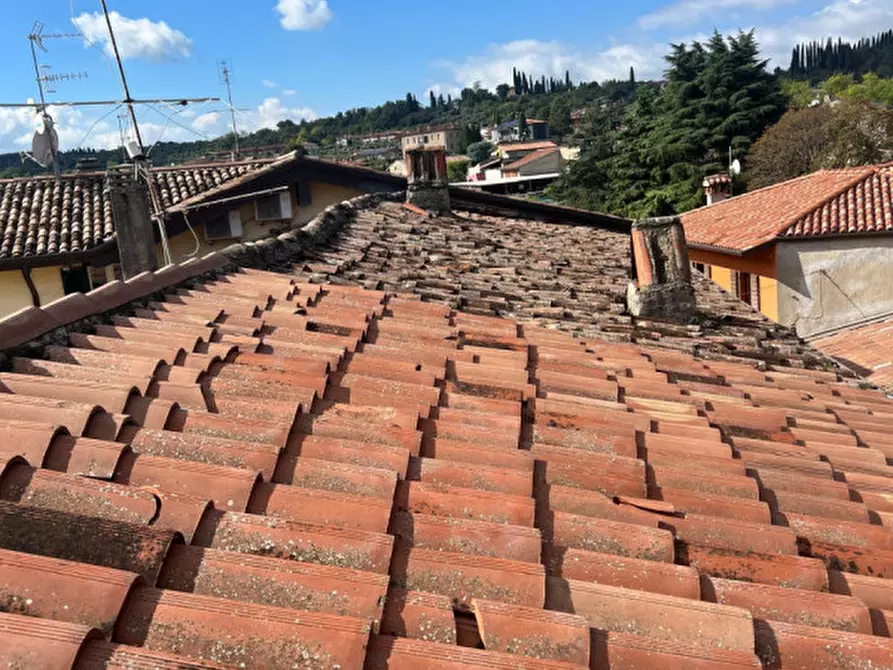 Immagine 25 di Palazzo in vendita  in piazza roma a Polpenazze Del Garda