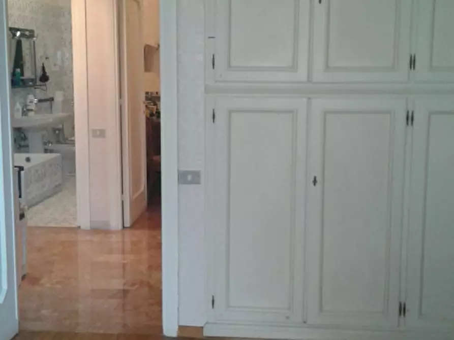 Immagine 11 di Appartamento in affitto  in via federcio delpino a Genova