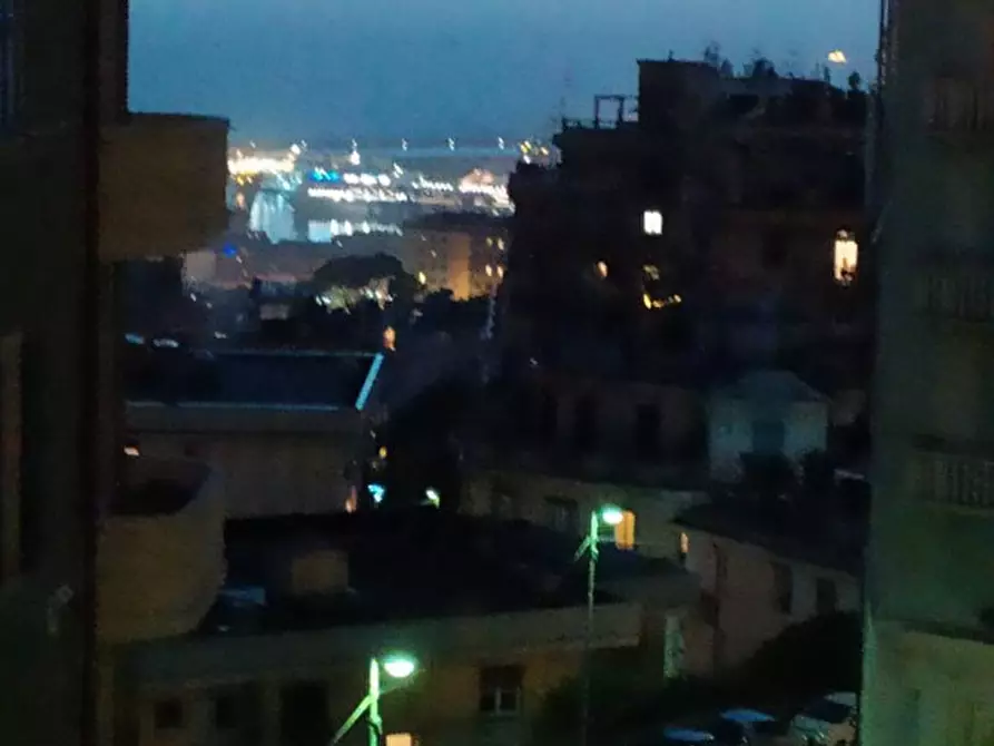 Immagine 25 di Appartamento in affitto  in via federcio delpino a Genova
