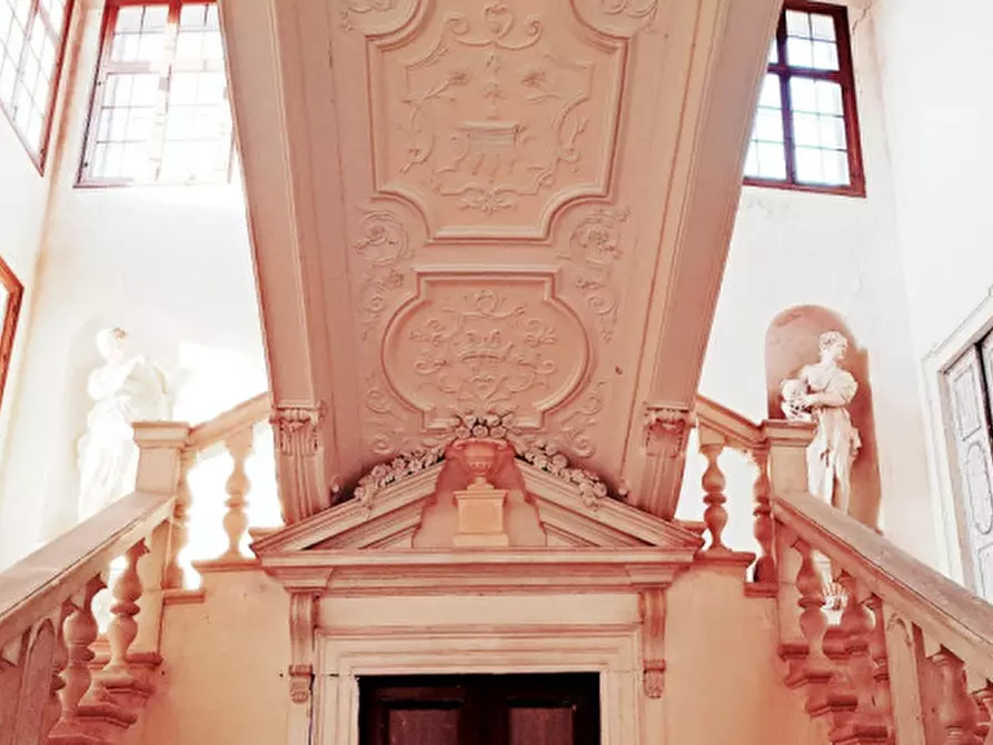 Immagine 12 di Villa in vendita  in Via Ponte a Malo