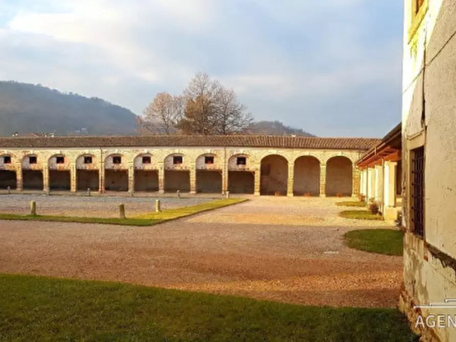 Immagine 18 di Villa in vendita  in Via Ponte a Malo