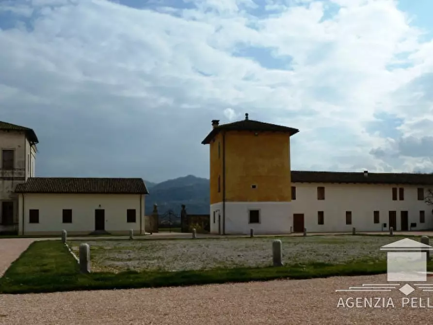 Immagine 27 di Villa in vendita  in Via Ponte a Malo