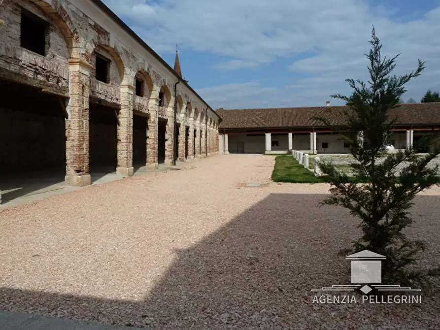 Immagine 29 di Villa in vendita  in Via Ponte a Malo