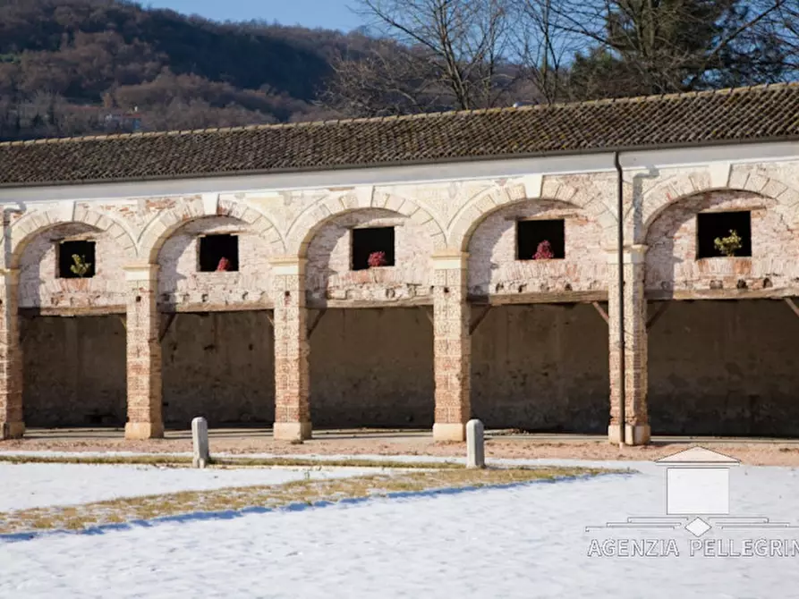 Immagine 41 di Villa in vendita  in Via Ponte a Malo