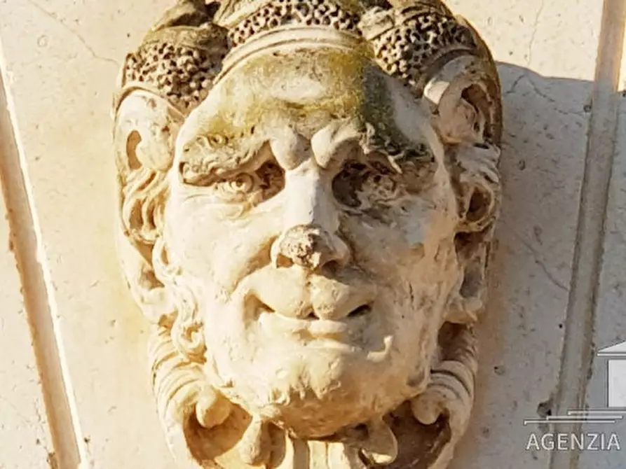 Immagine 43 di Villa in vendita  in Via Ponte a Malo