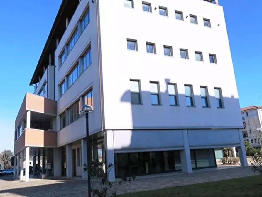 Immagine 2 di Negozio in vendita  in via quasimodo a Castel Maggiore