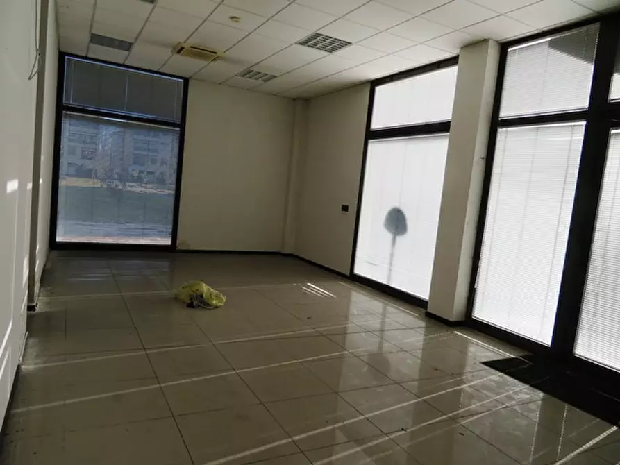 Immagine 3 di Negozio in vendita  in via quasimodo a Castel Maggiore