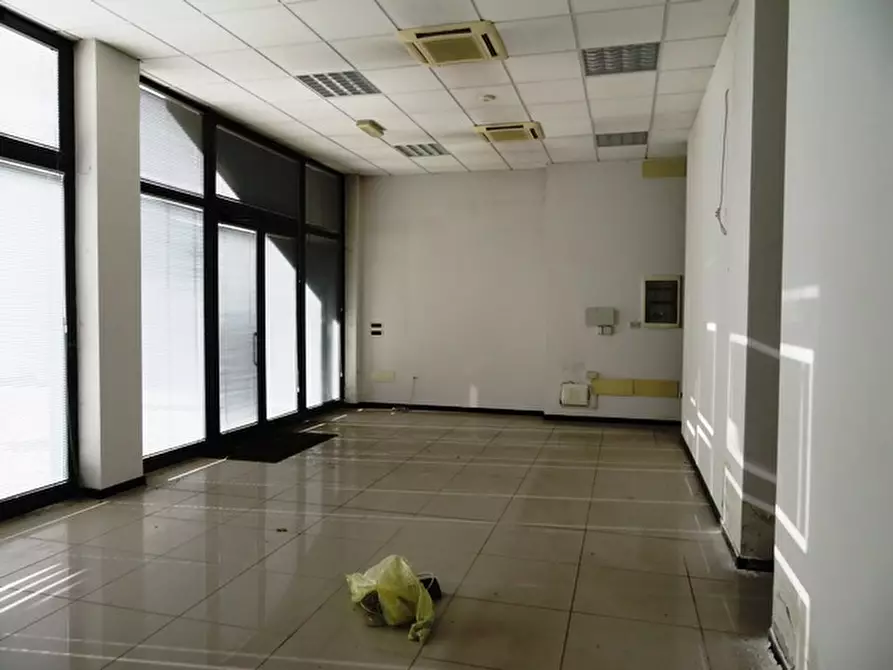 Immagine 5 di Negozio in vendita  in via quasimodo a Castel Maggiore