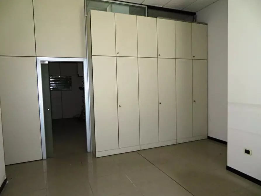 Immagine 9 di Negozio in vendita  in via quasimodo a Castel Maggiore