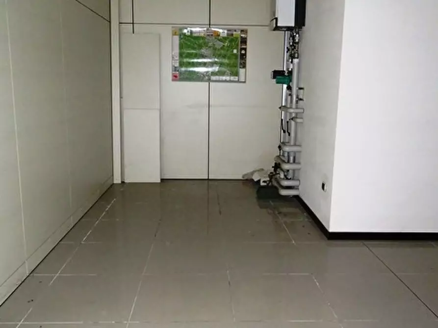 Immagine 10 di Negozio in vendita  in via quasimodo a Castel Maggiore