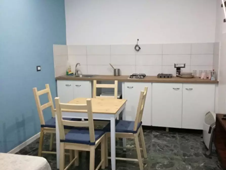 Immagine 1 di Appartamento in affitto  in Via Toledo a Napoli