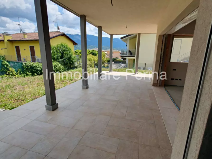 Immagine 7 di Villa in vendita  in Via Caduti di Nassiriya a Caprino Veronese