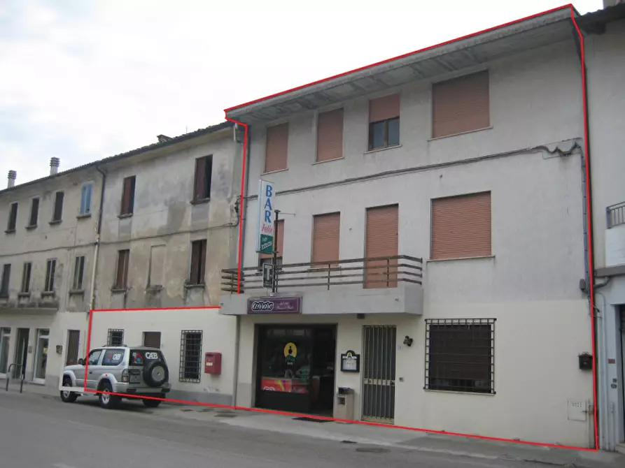 Immagine 1 di Palazzo in vendita  in Torrebelvicino a Torrebelvicino