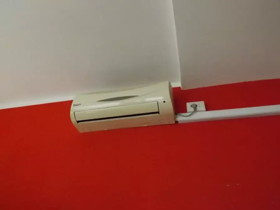 Immagine 8 di Negozio in vendita  a Senigallia