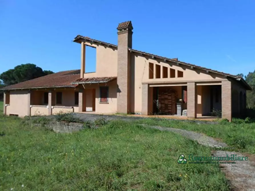 Immagine 2 di Villa in vendita  in Via Camillo Spinedi a Roma