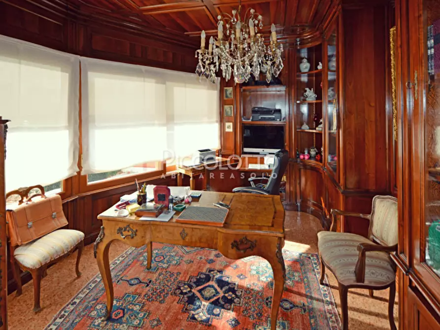 Immagine 17 di Villa in vendita  in Via Foresto Vecchio a Asolo