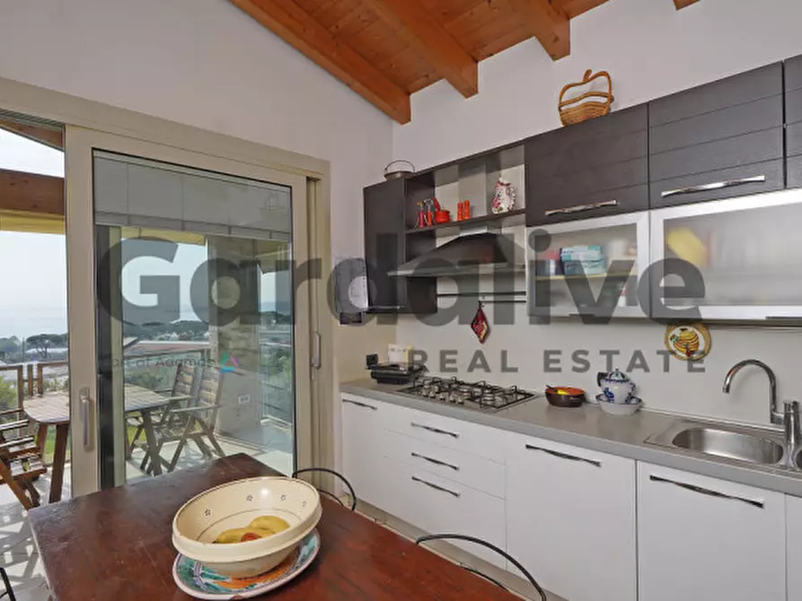 Immagine 6 di Villa in vendita  in Via Monte Tapino a Padenghe Sul Garda