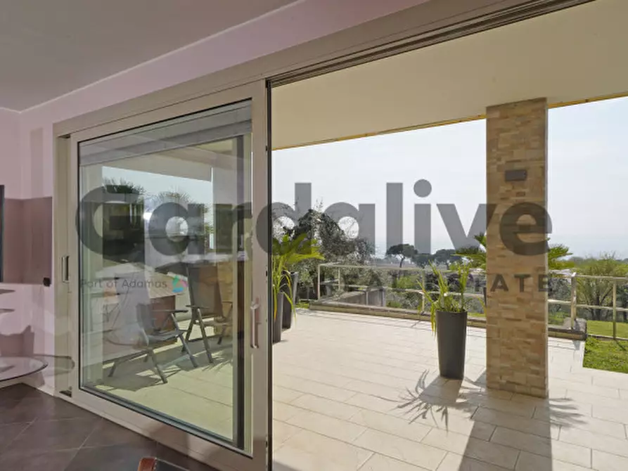 Immagine 25 di Villa in vendita  in Via Monte Tapino a Padenghe Sul Garda