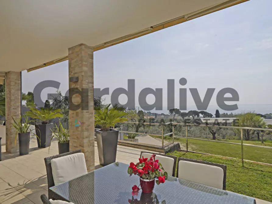 Immagine 32 di Villa in vendita  in Via Monte Tapino a Padenghe Sul Garda