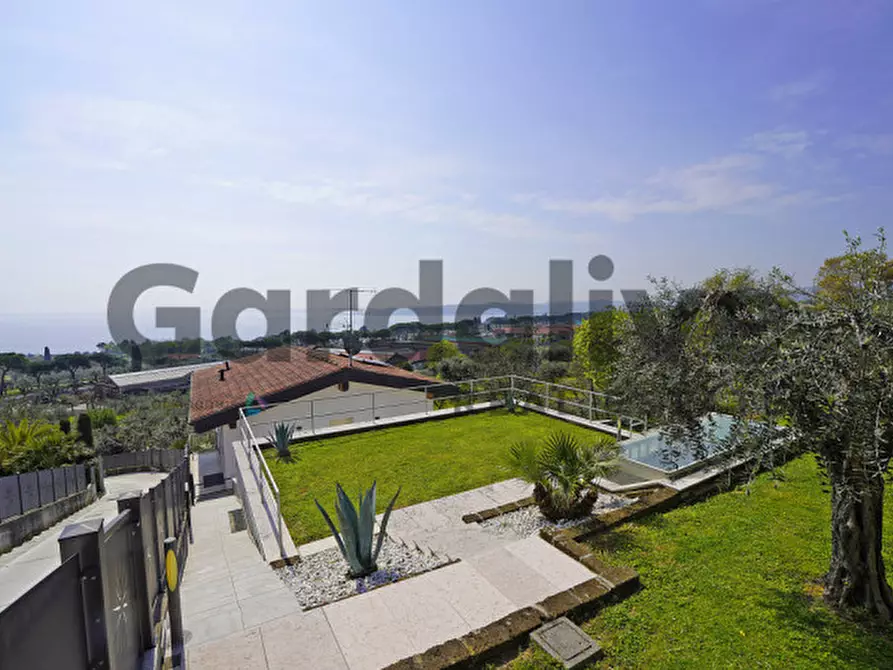 Immagine 38 di Villa in vendita  in Via Monte Tapino a Padenghe Sul Garda
