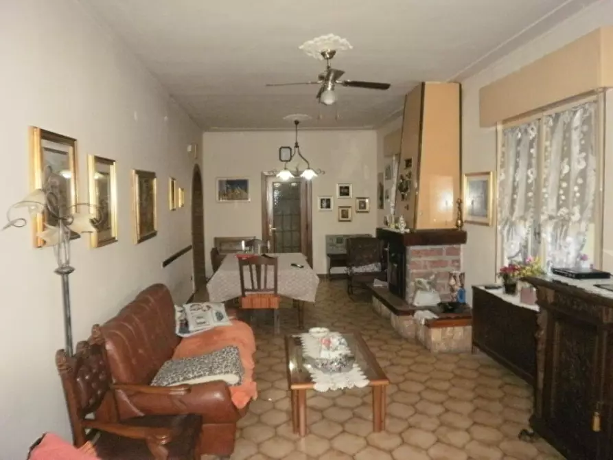 Immagine 1 di Casa indipendente in vendita  a Pegognaga