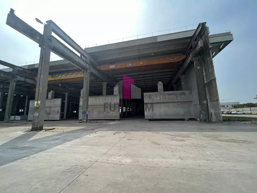 Immagine 5 di Capannone industriale in affitto  in via valsugana a Cittadella