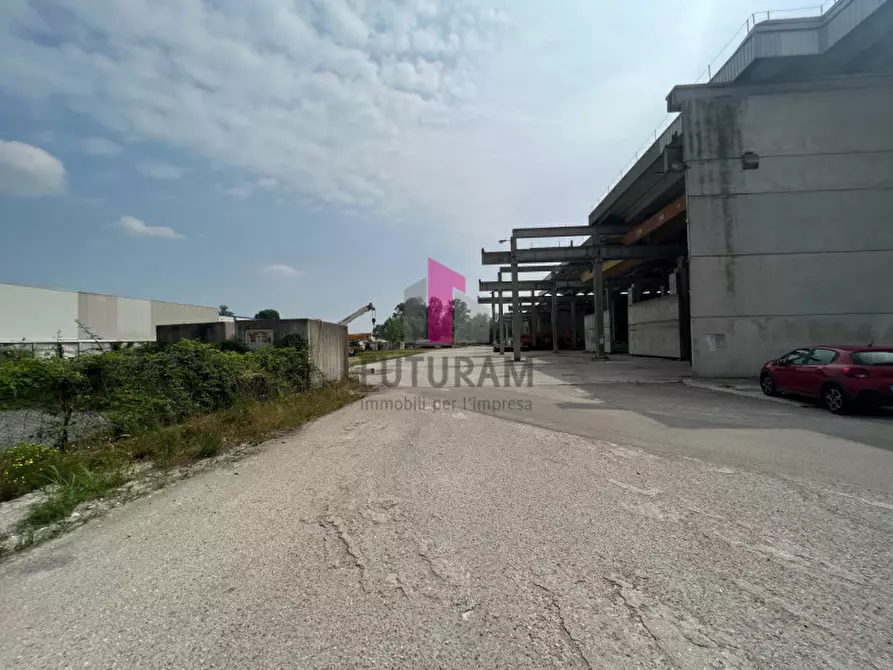 Immagine 17 di Capannone industriale in affitto  in via valsugana a Cittadella