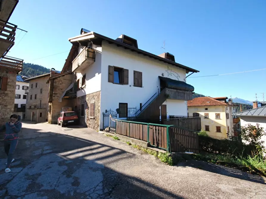 Immagine 1 di Appartamento in vendita  in Via Roma a Lorenzago Di Cadore