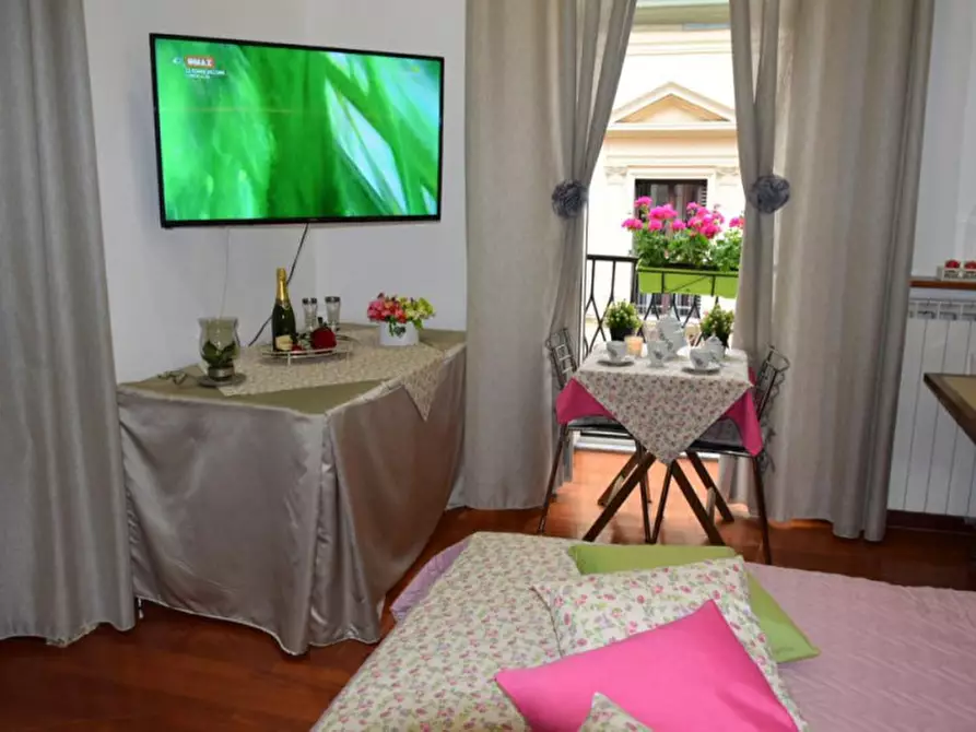 Immagine 1 di Appartamento in affitto  in Via Toledo a Napoli