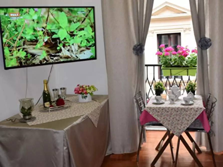 Immagine 2 di Appartamento in affitto  in Via Toledo a Napoli