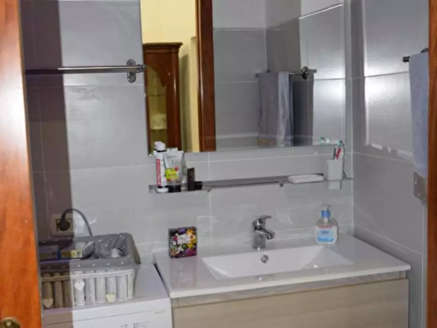 Immagine 8 di Appartamento in affitto  in Via Toledo a Napoli