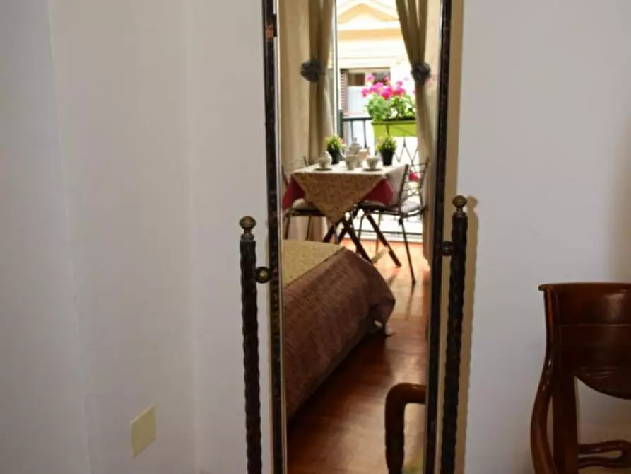 Immagine 11 di Appartamento in affitto  in Via Toledo a Napoli