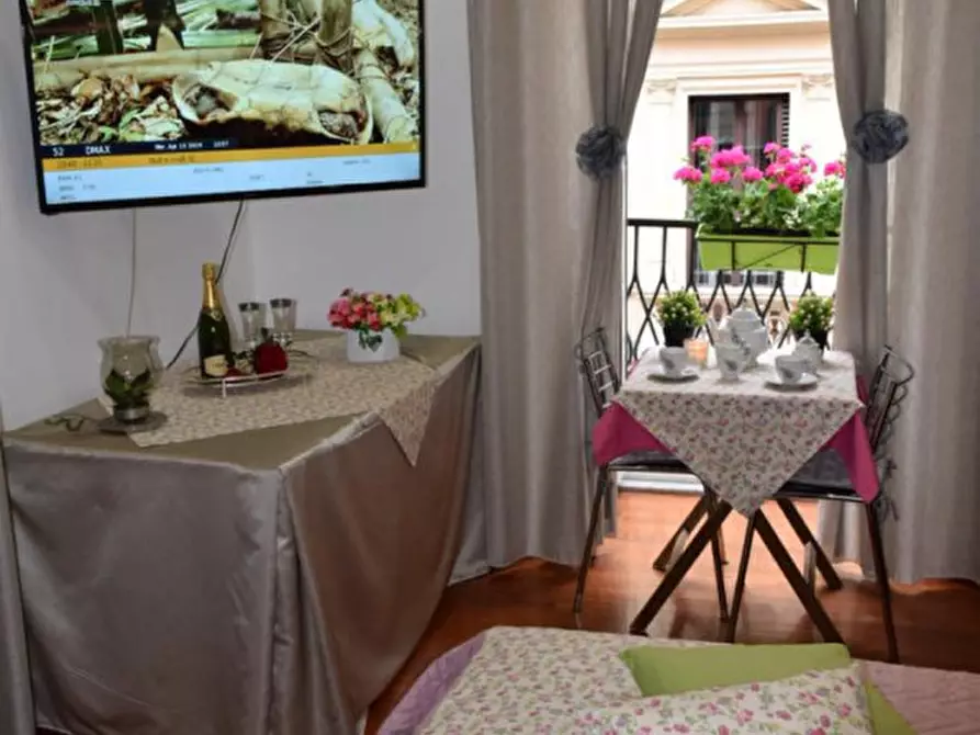 Immagine 12 di Appartamento in affitto  in Via Toledo a Napoli