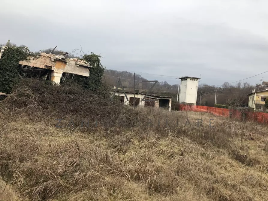 Immagine 3 di Terreno in vendita  in Via Acque a Fonte