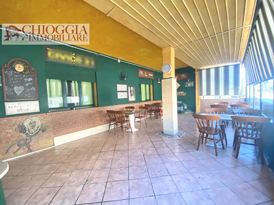 Immagine 2 di Negozio in vendita  in Via San Donato a Correzzola