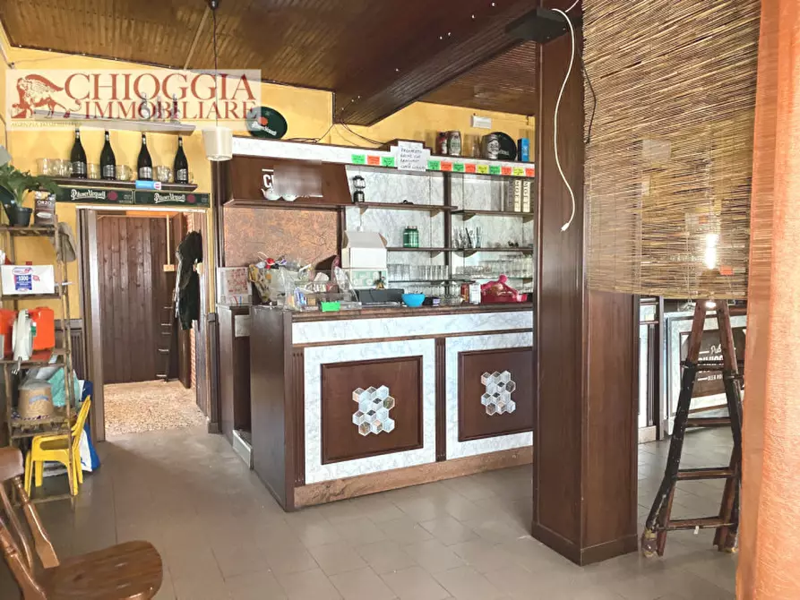 Immagine 8 di Negozio in vendita  in Via San Donato a Correzzola