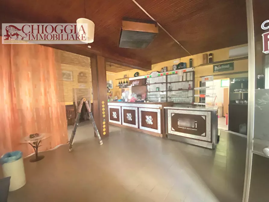 Immagine 9 di Negozio in vendita  in Via San Donato a Correzzola