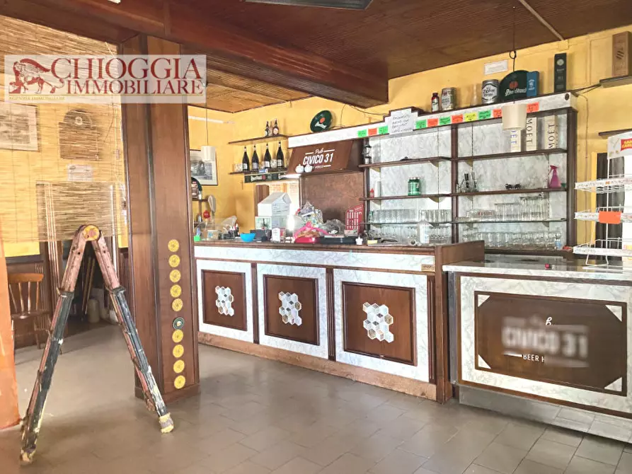 Immagine 10 di Negozio in vendita  in Via San Donato a Correzzola