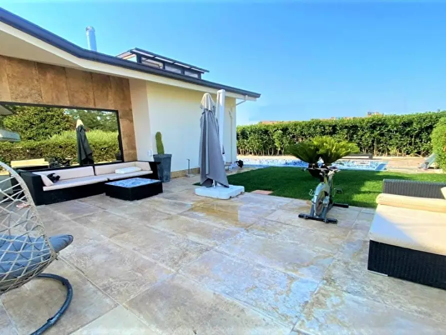 Immagine 2 di Villa in vendita  in via Puccini a Misano Adriatico