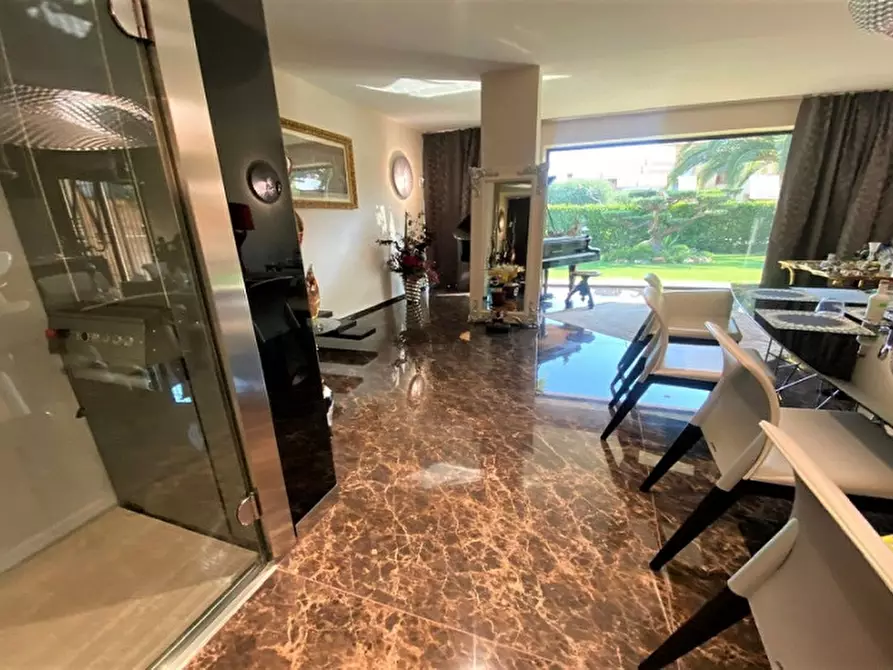 Immagine 17 di Villa in vendita  in via Puccini a Misano Adriatico