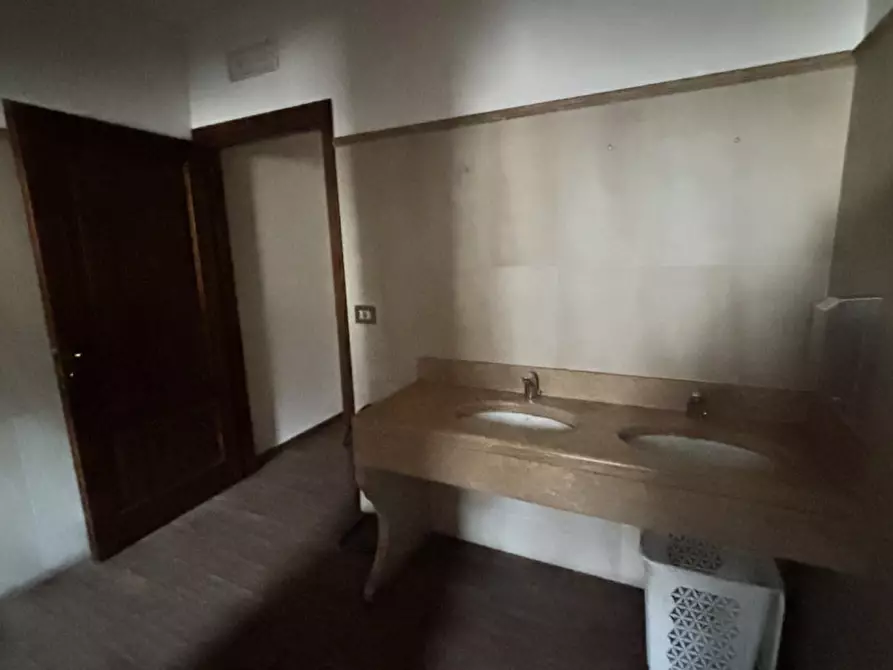 Immagine 36 di Attività commerciale in affitto  in Via triga a Badia Calavena