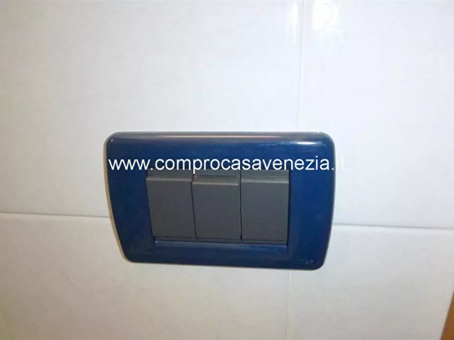 Immagine 6 di Negozio in vendita  in via castellana a Venezia