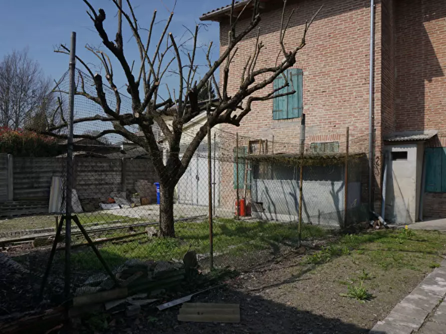 Immagine 28 di Villetta a schiera in vendita  in Via Trai a Colorno