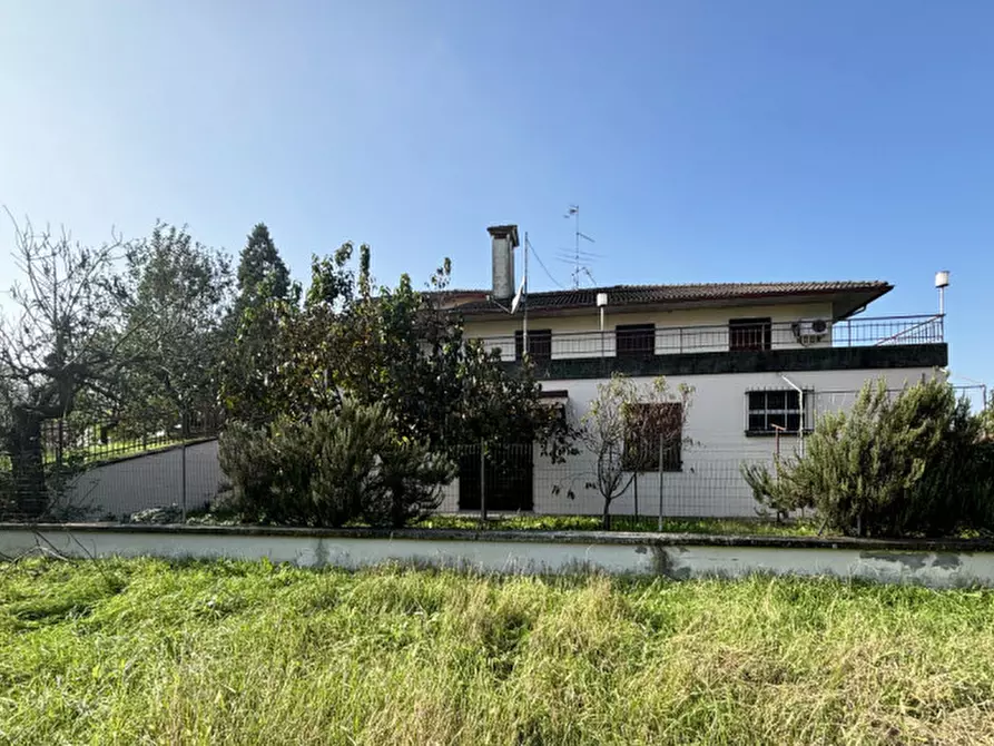 Immagine 2 di Appartamento in vendita  in Strada Baganzola, 208 a Parma