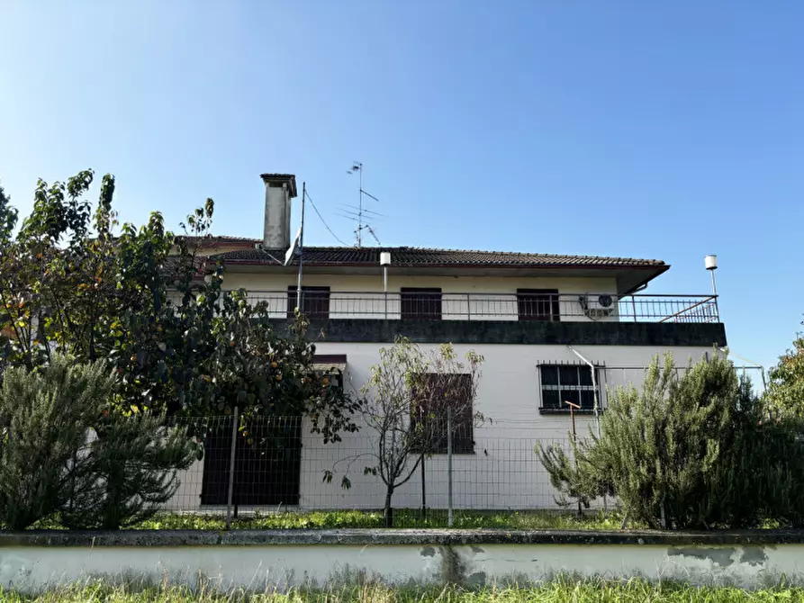 Immagine 18 di Appartamento in vendita  in Strada Baganzola, 208 a Parma