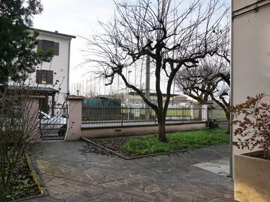 Immagine 9 di Villetta a schiera in vendita  in Via Kennedy, 12 a Torrile