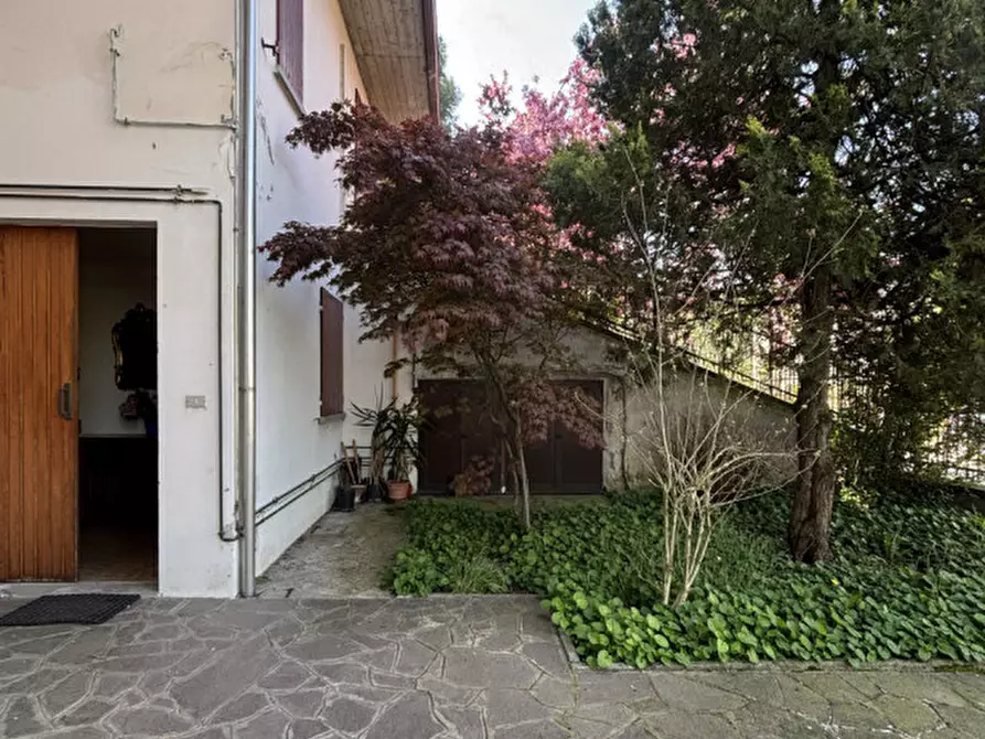 Immagine 33 di Villetta a schiera in vendita  in Via Kennedy, 12 a Torrile