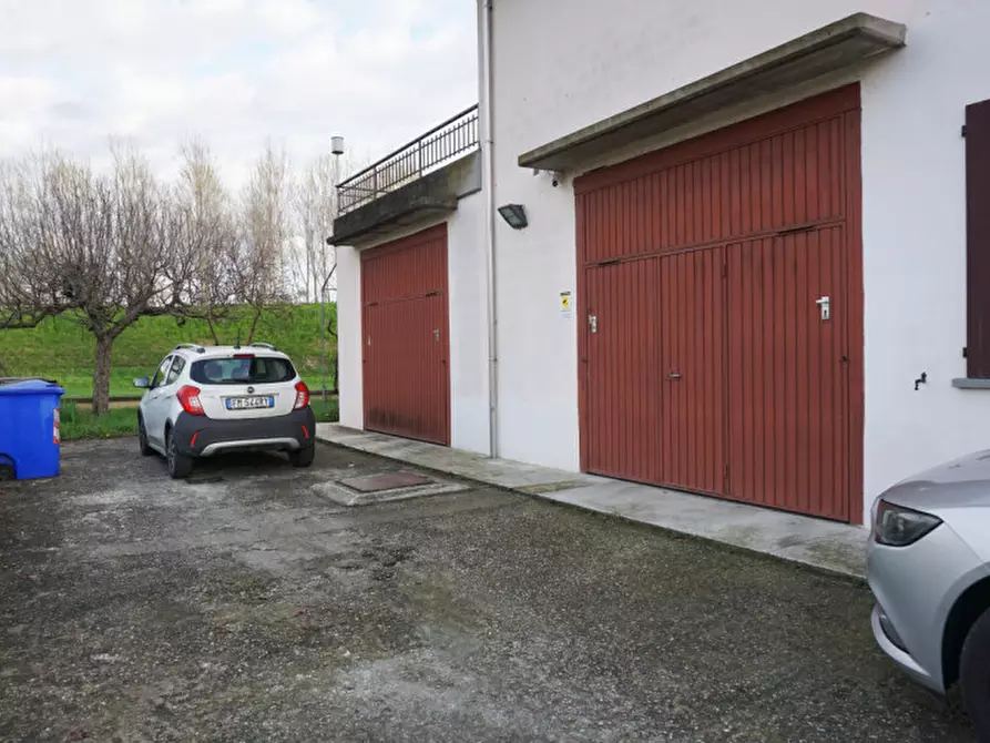 Immagine 47 di Villetta a schiera in vendita  in Via Kennedy, 12 a Torrile